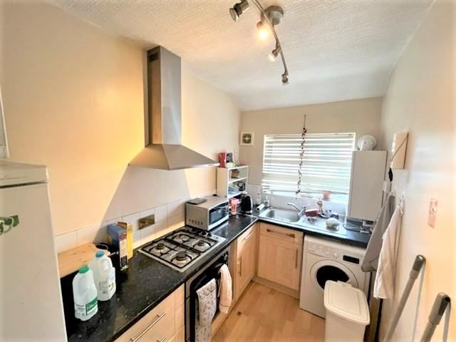 Kitchen2.jpg