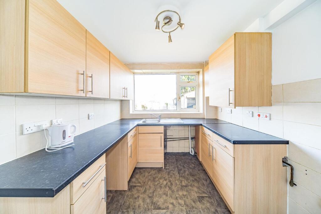 288 Scholes Lane kitchen.jpg