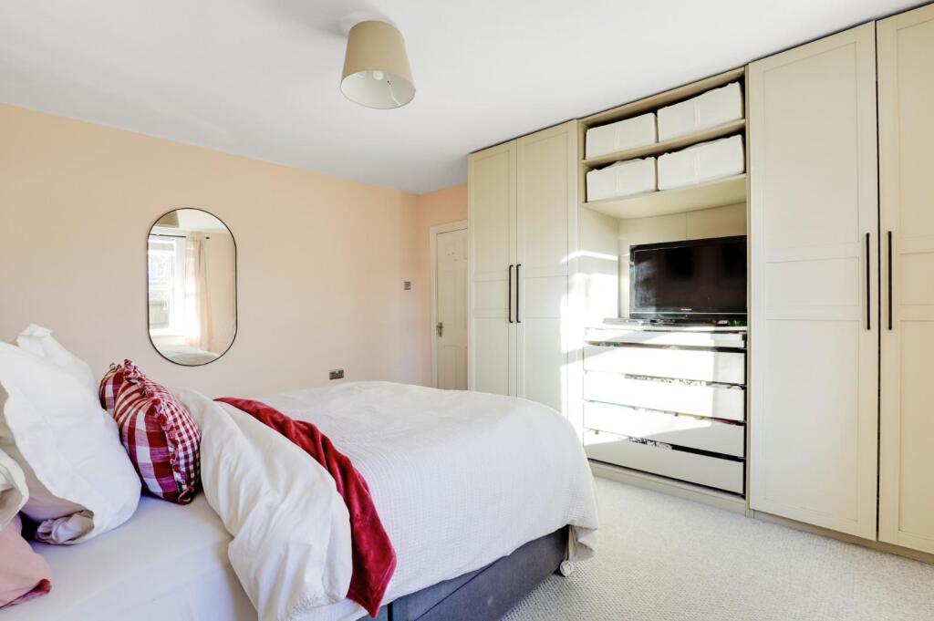 06-1cdeJHPropWpen - Flat 4 Malcolm Close - 19.jpg