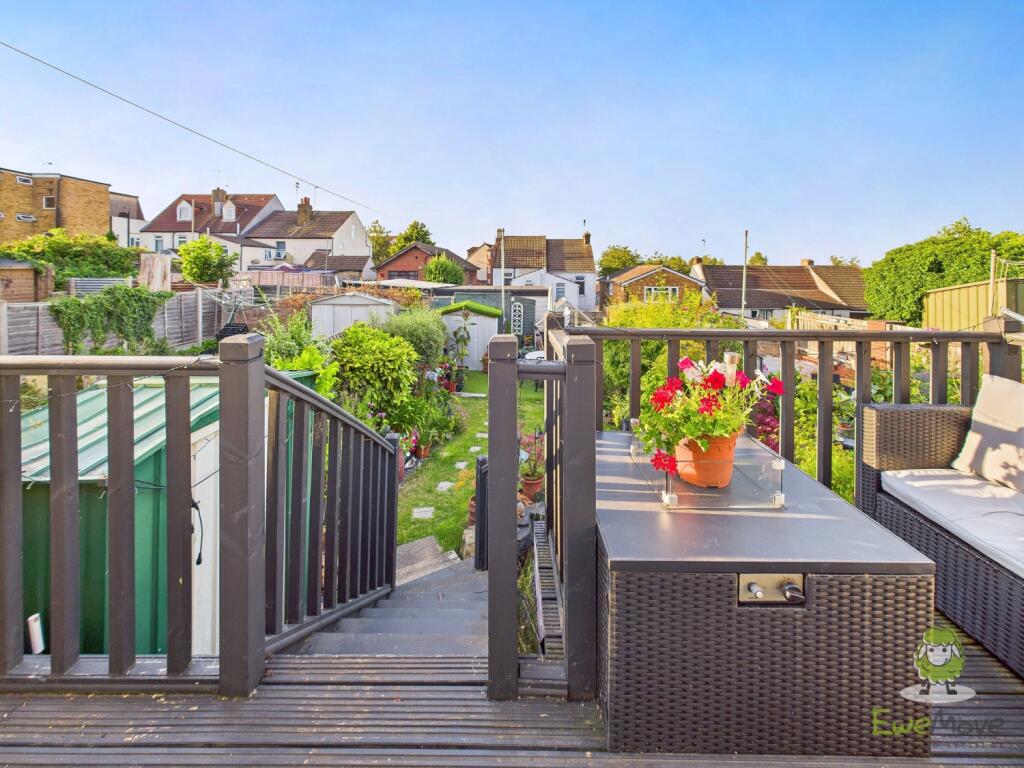 CAM01543G0-PR0139-STILL037