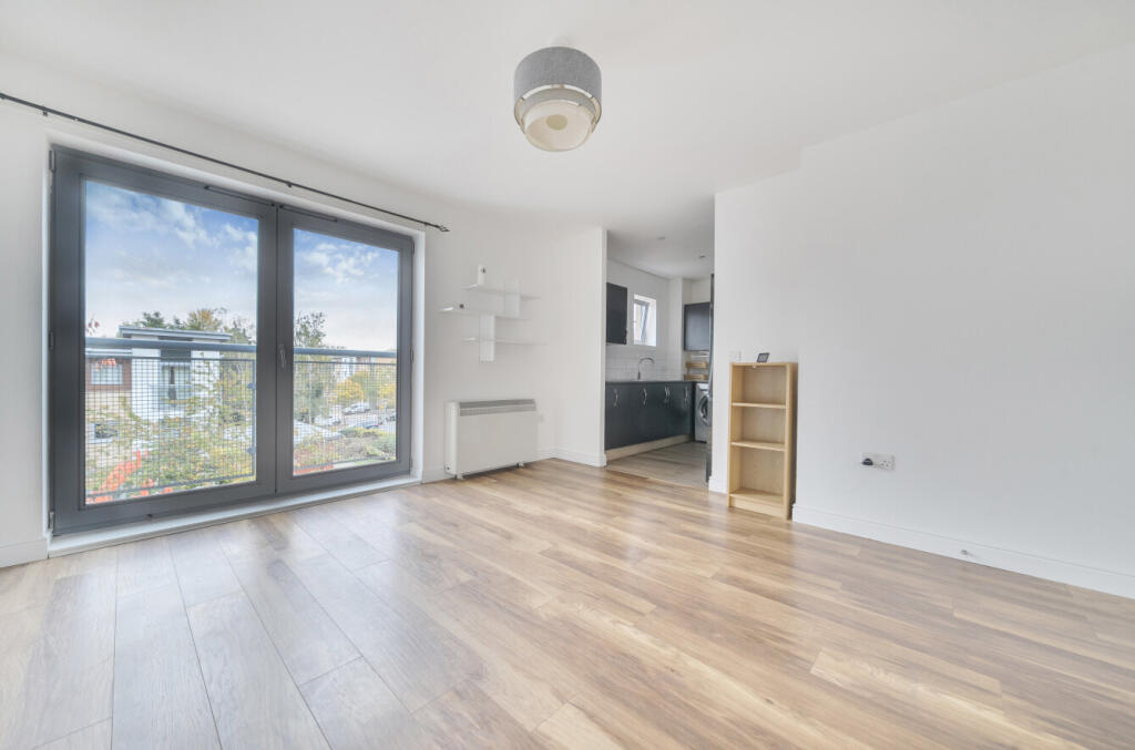 1364961-11-68e8f4...