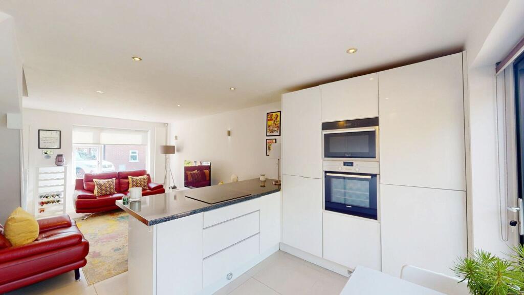 Lounge/Kitchen
