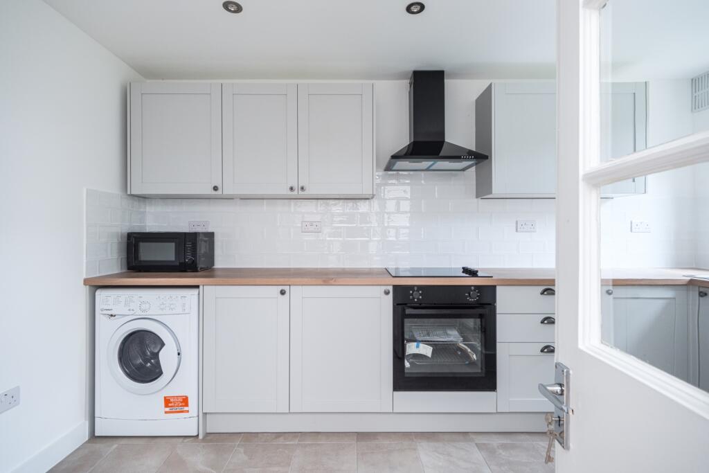 90C-TRUMPINGTON-ROAD-11