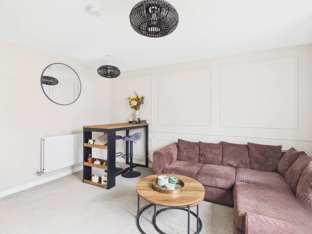 CAM03293G0-PR0247-STILL010