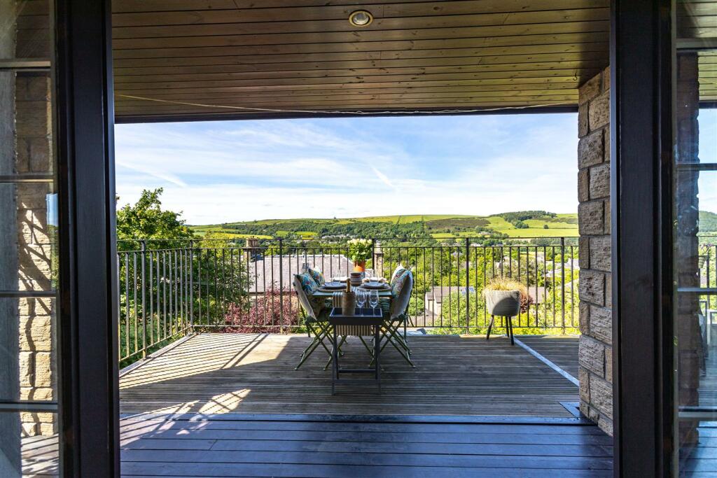 8 Dundas Terrace Outsides 15.JPG