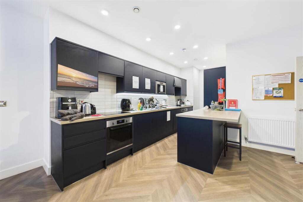 Flat 3 | 1 - 3, Old Church Road Clevedon, North So