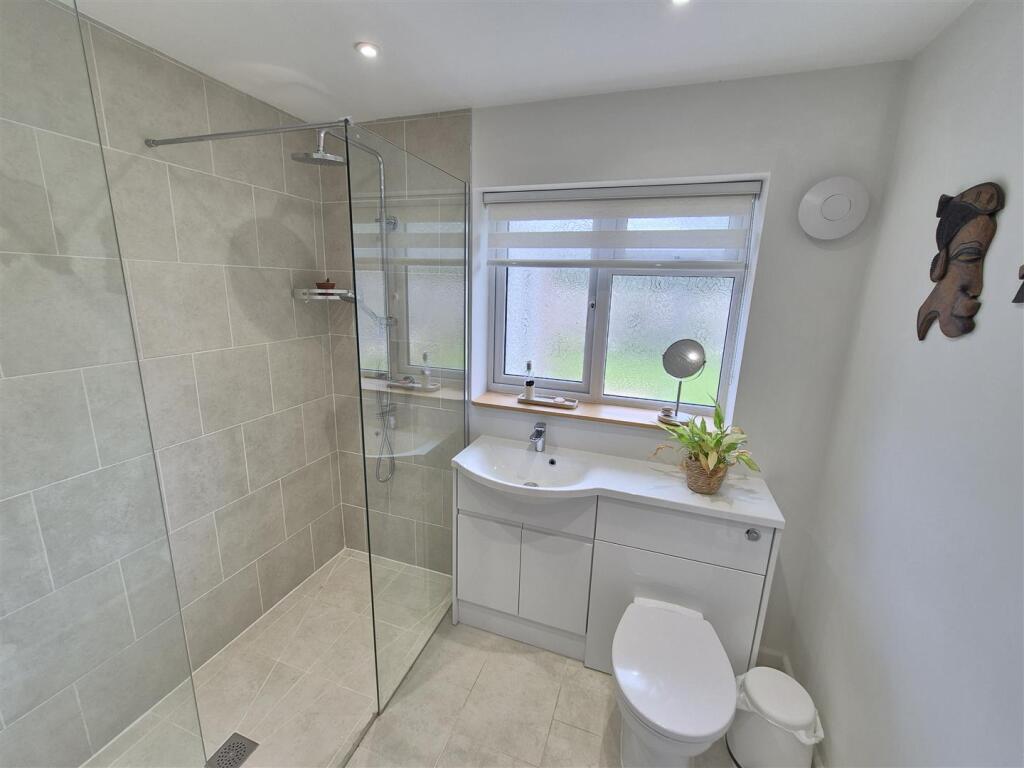 Downstairs Shower Room.jpg