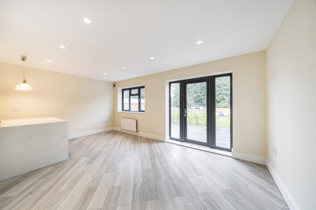 1347178-5-68b72a3...