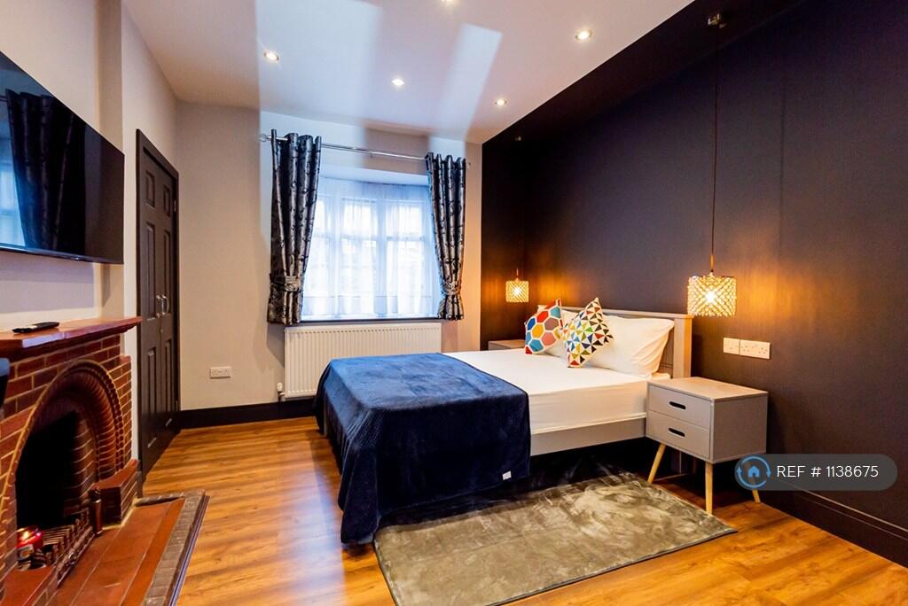 Bedroom  5
