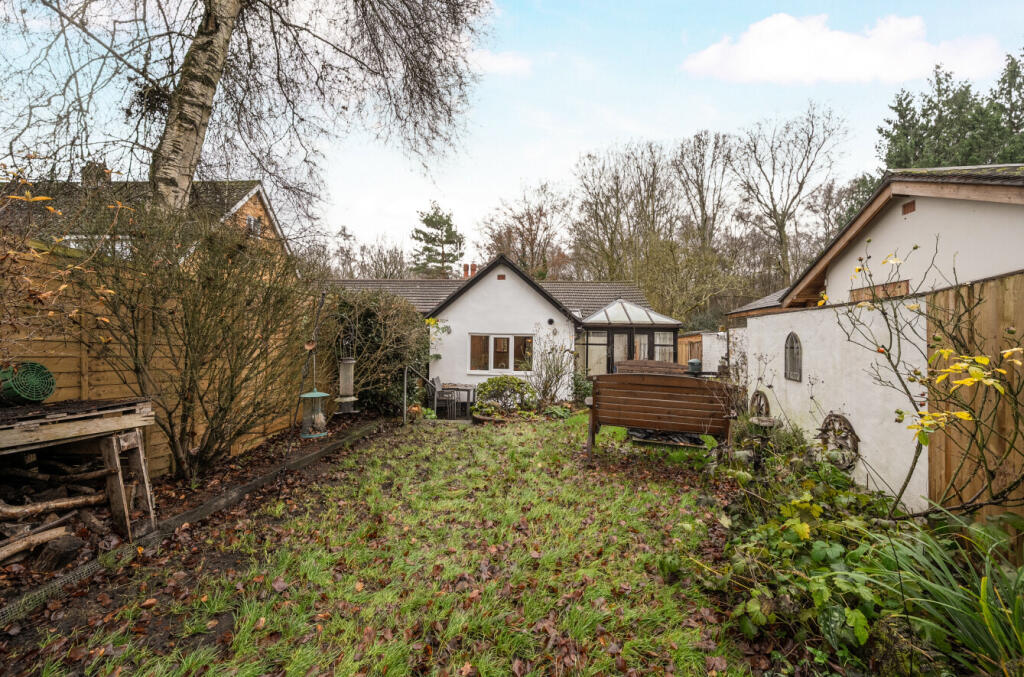 1374779-4-693c112...