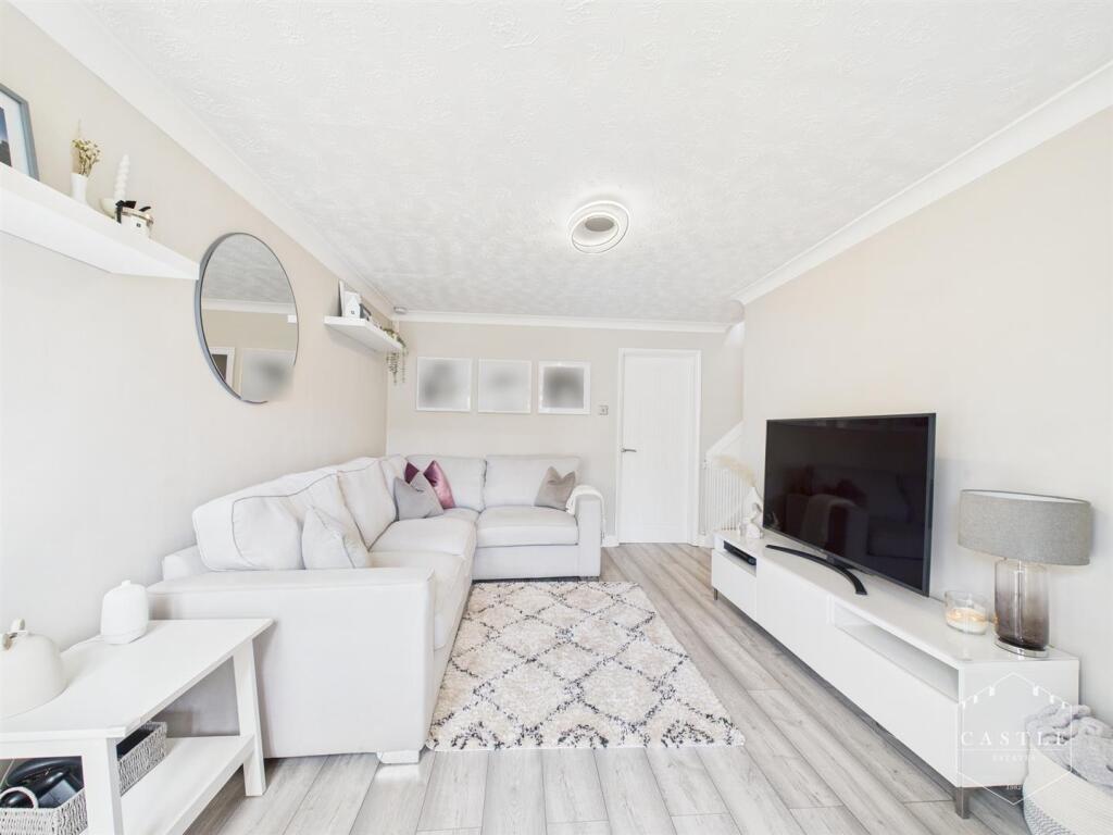 SPACIOUS LOUNGE