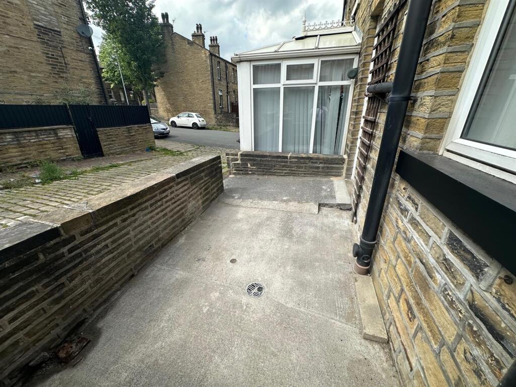 image004.jpg