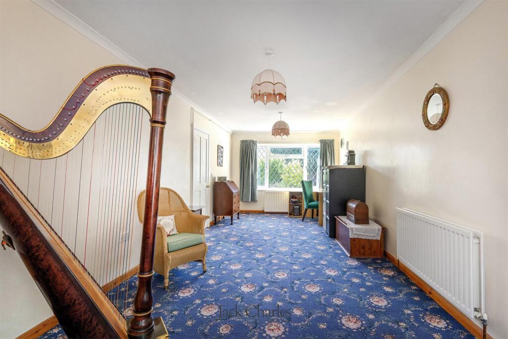 1 Rutherford Way, TN10 4RH 005.jpg