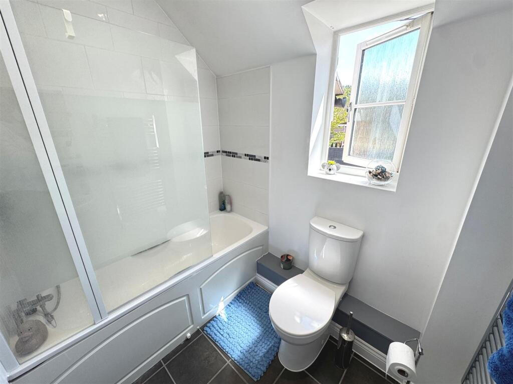 Bathroom.jpg
