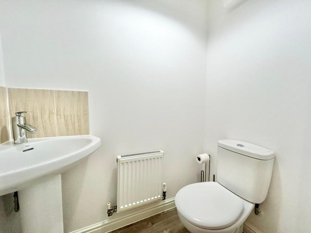 Cloakroom/wc