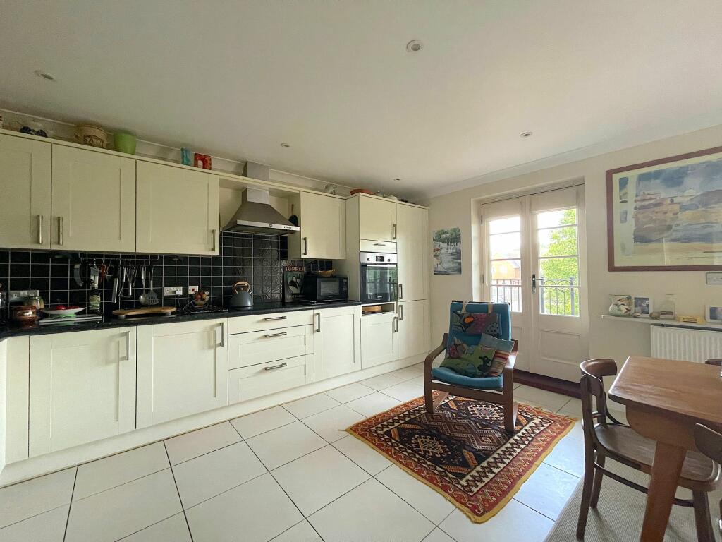 Kitchen/Dining Room (1)