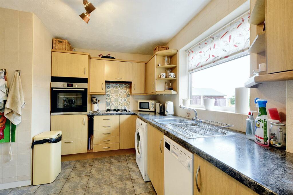 Kitchen_2.jpeg