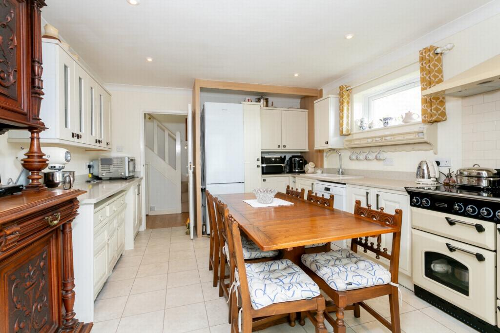 Kitchen/breakfast rm