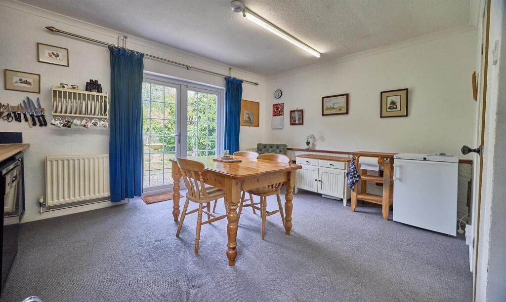 59 Lychgate Lane BB 9.jpg