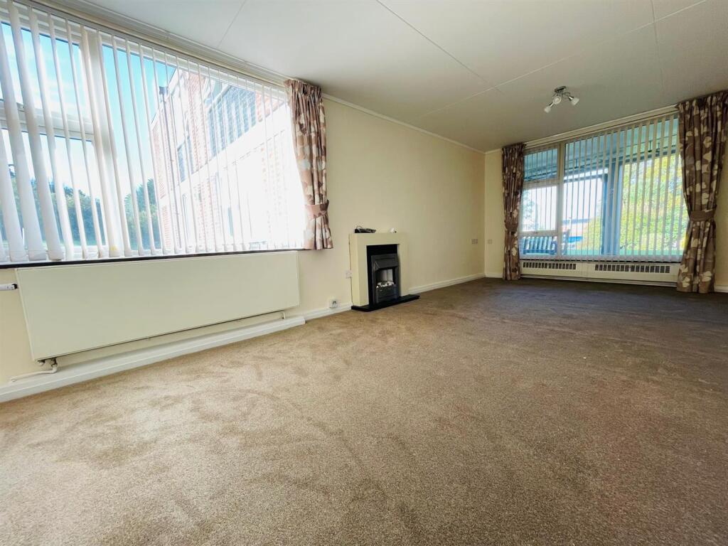 Through Lounge/Diner