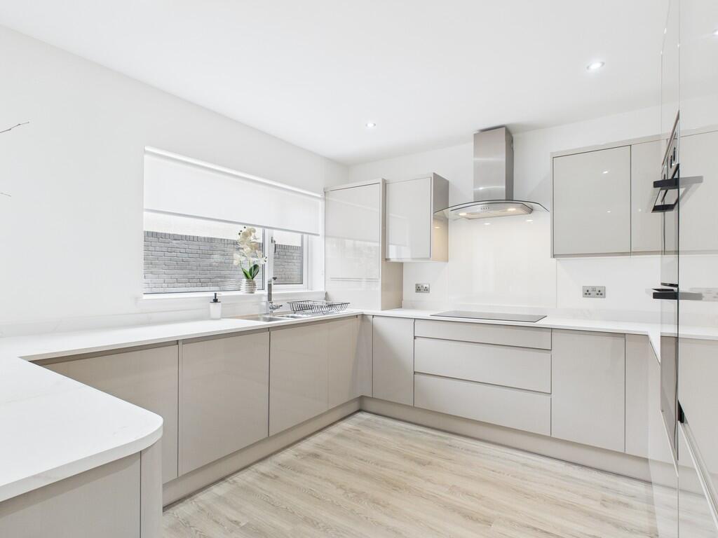 CAM05526G0-PR0028...