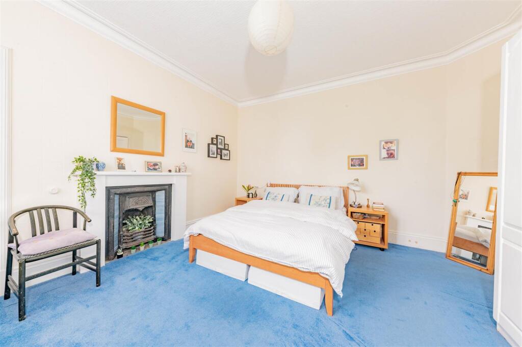11 West Park Road Dundee-9.JPG