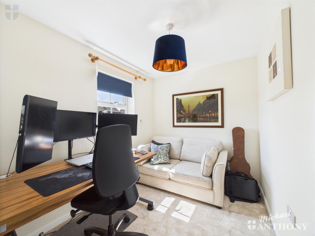 CAM03218G0-PR0626-STILL014