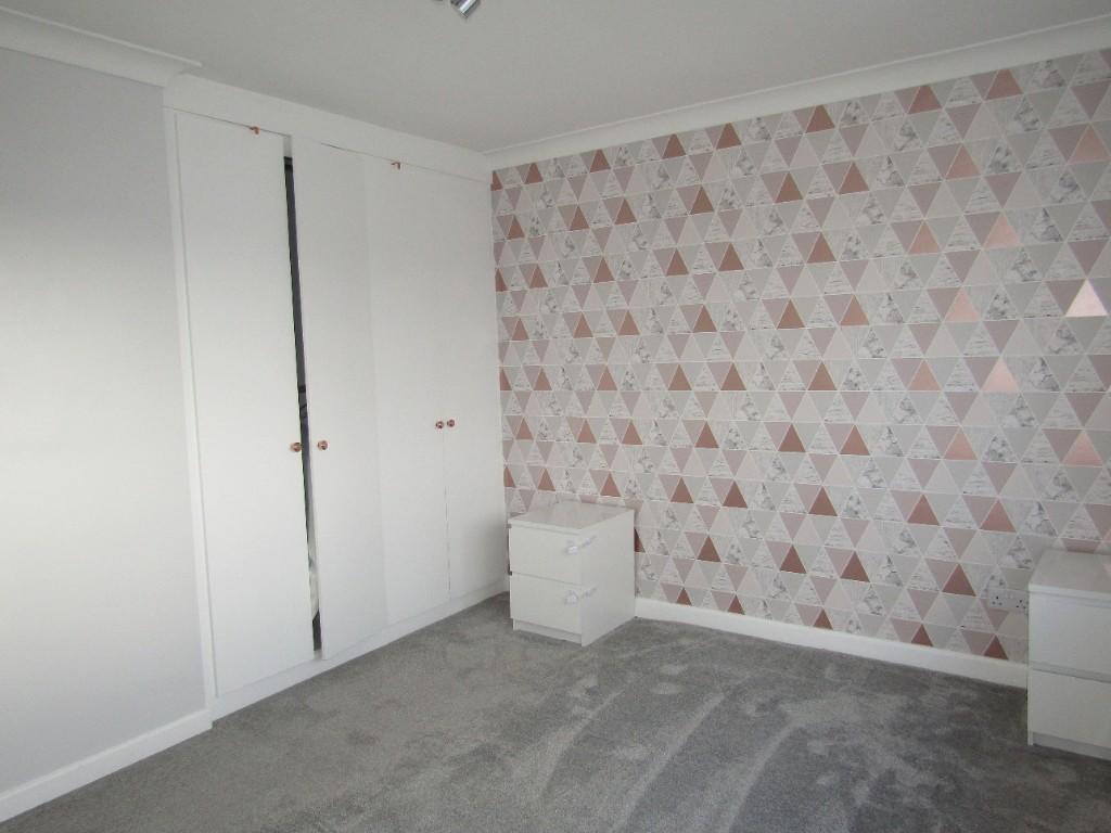 Large double bedroom