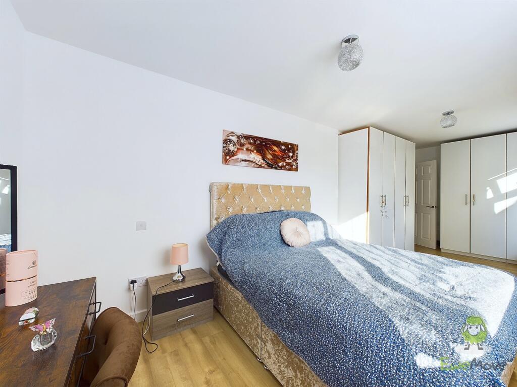 CAM01543G0-PR0097-STILL030