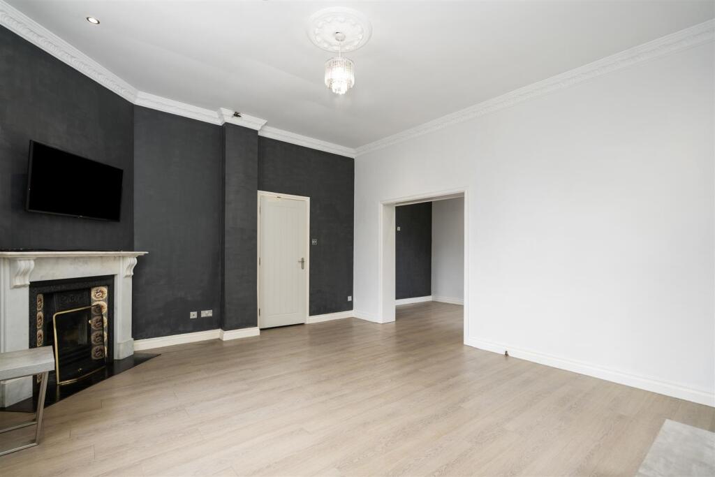 19, Catherines Close_LO_2.jpg