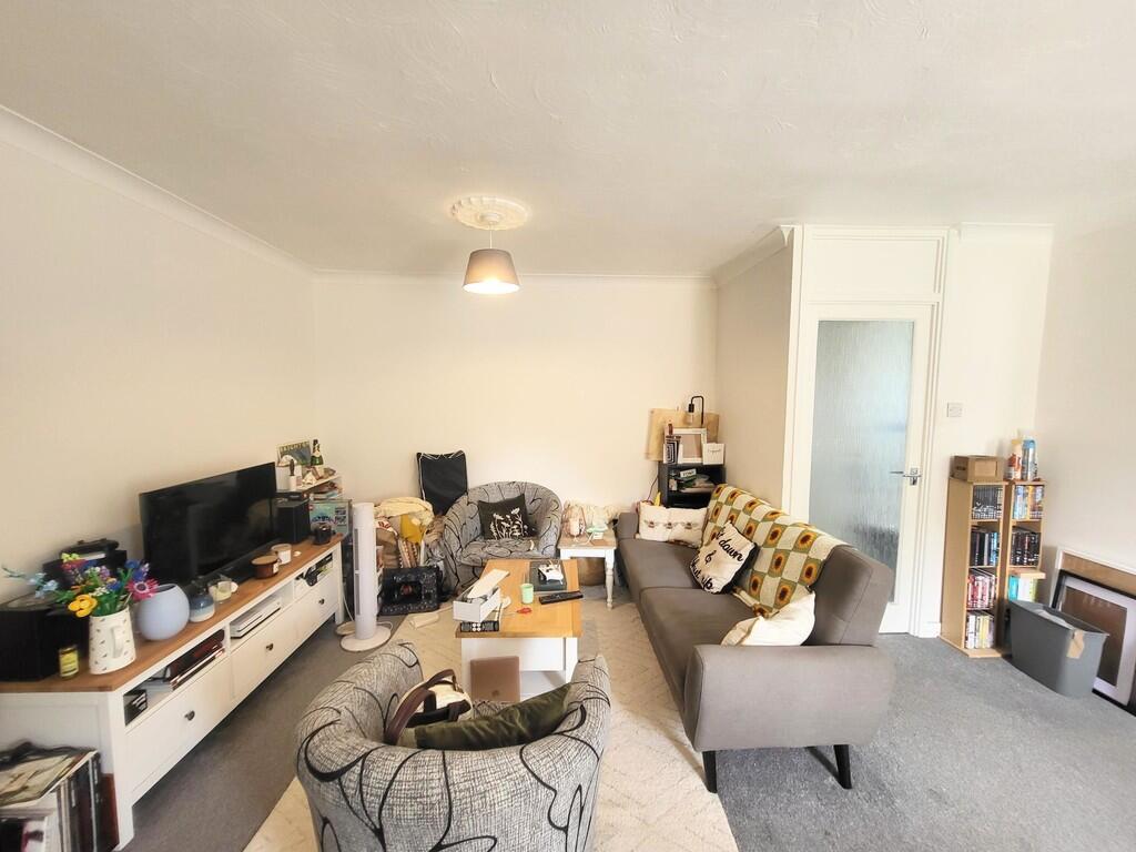 Lounge Dining roo...