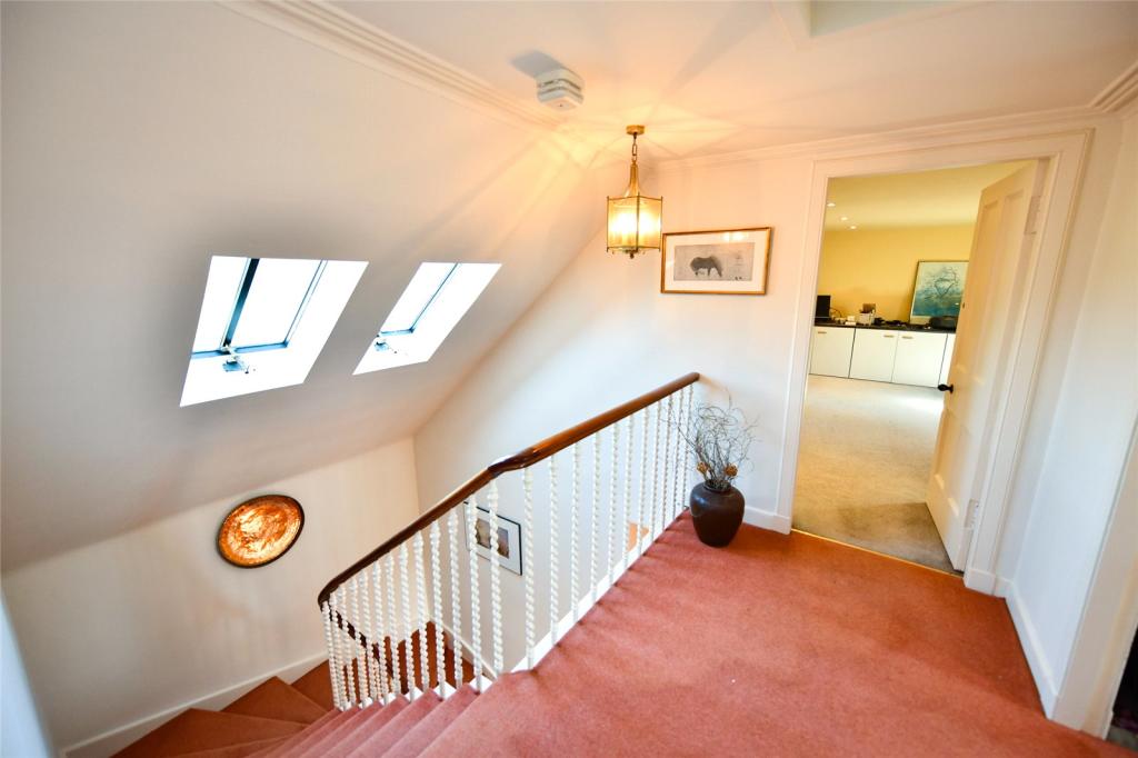 2nd Floor Landing