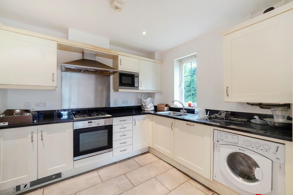 Flat 15, Brookshi...