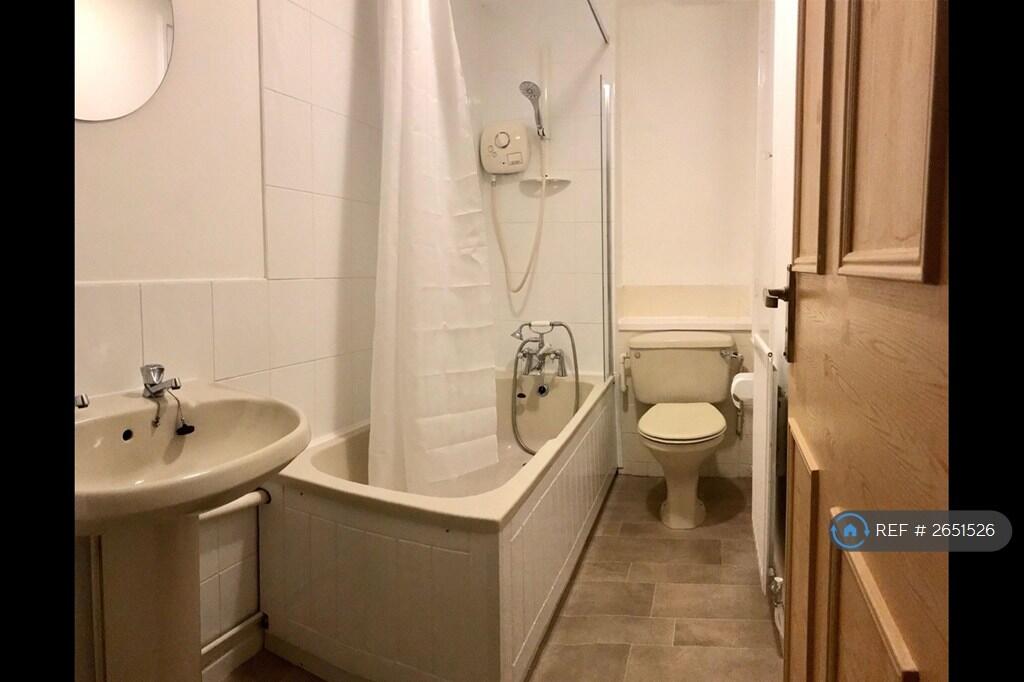 Bathroom (Center Of House)