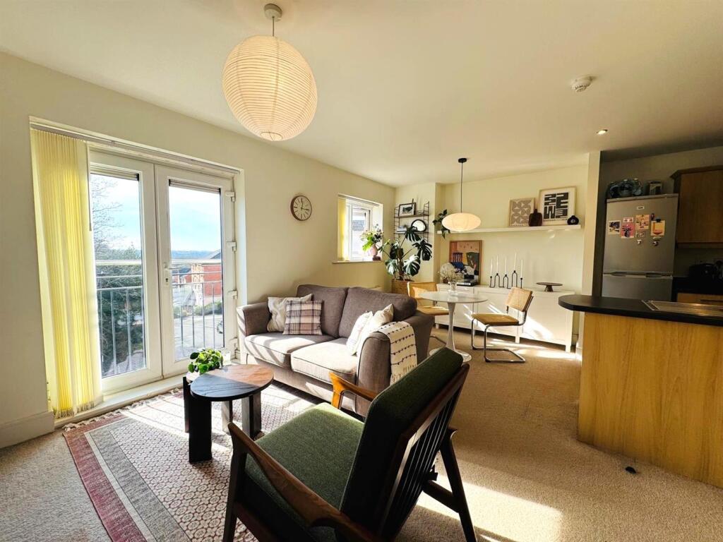 OPEN PLAN LIVING ROOM