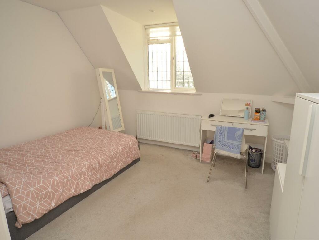 Bedroom 4.jpg