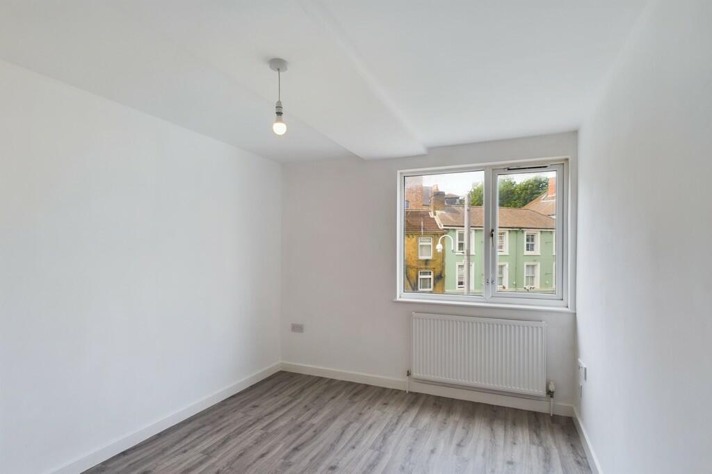 CAM01085G0-PR0365...