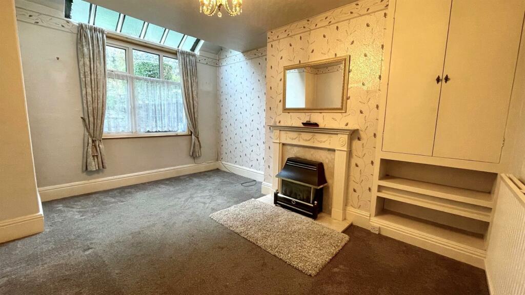 DINING ROOM/ LIVING ROOM