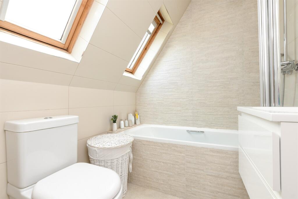 En-Suite Bathroom