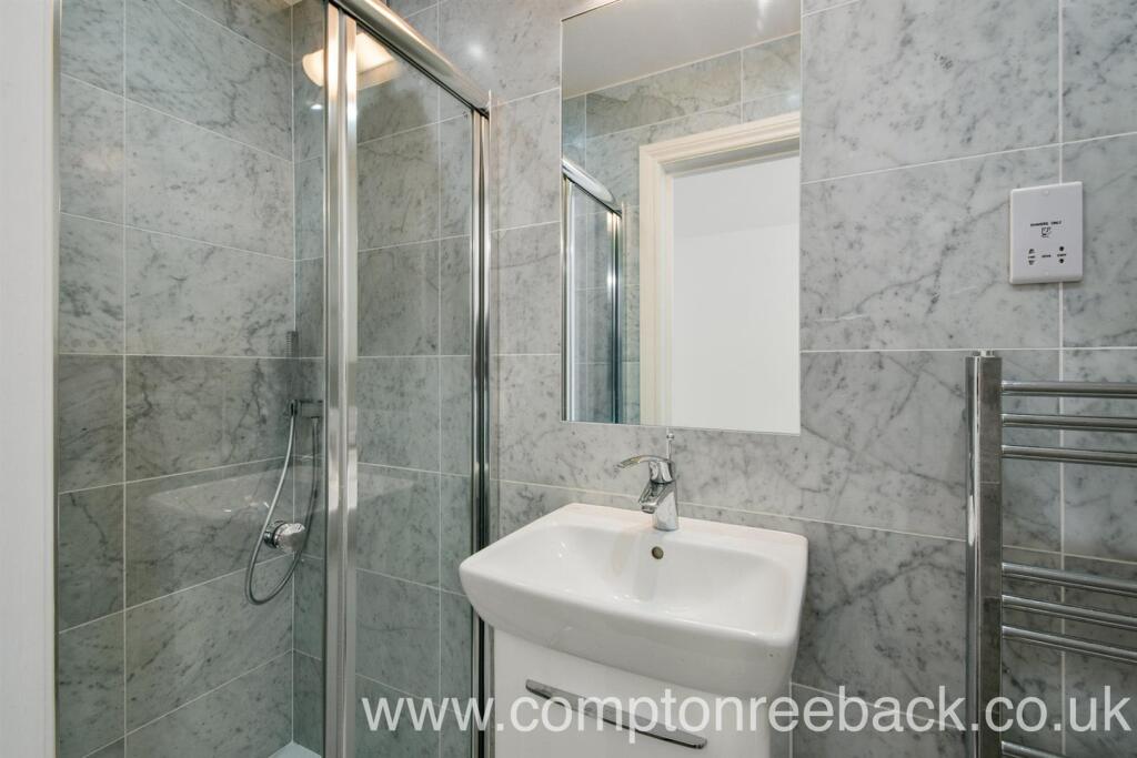GCCR - Burgess Hill - Shower 2 -Original_low.jpg