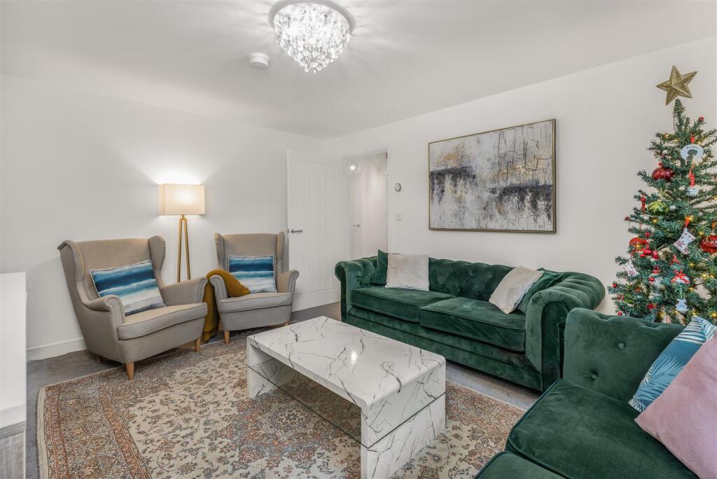 9 Poulter Road, Banbury-9.jpg