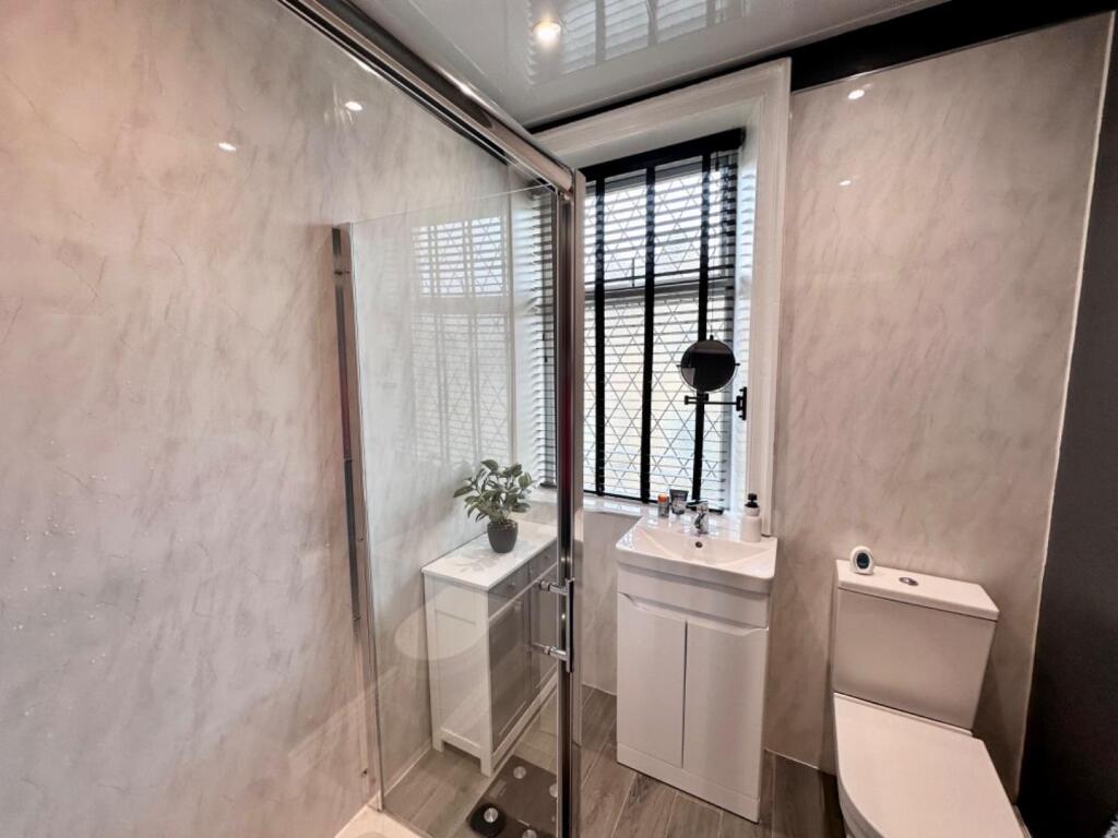 HOUSE BATHROOM