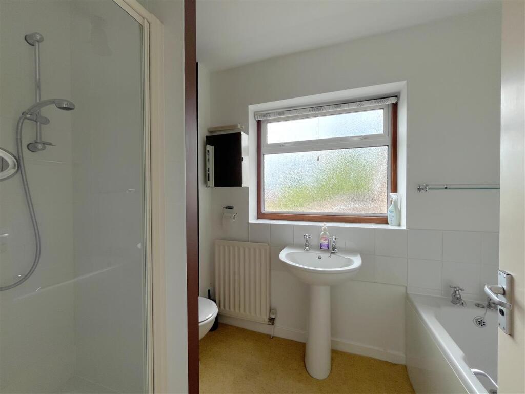 IMG_8777 new main bathroom .JPG