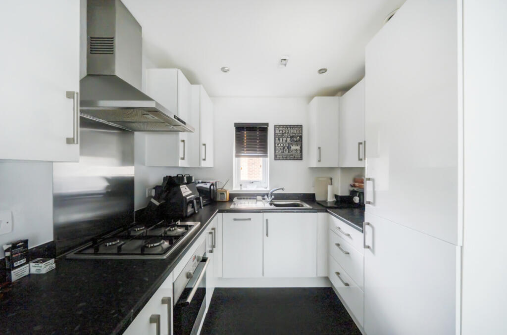 1311587-5-685d6de...