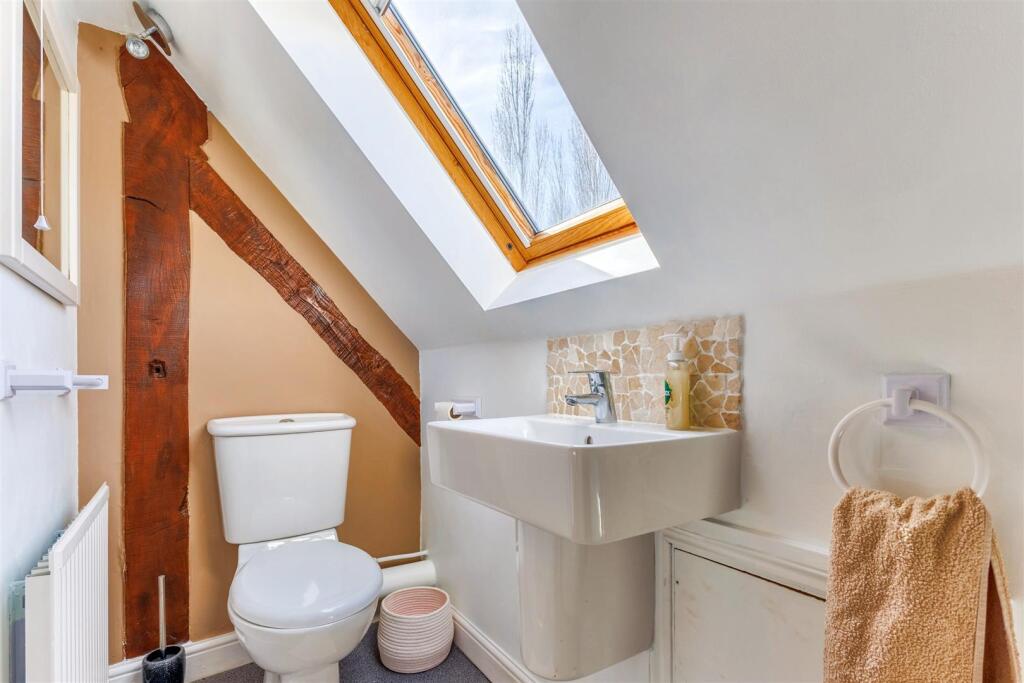 Swallow Barn- Bathroom.jpeg