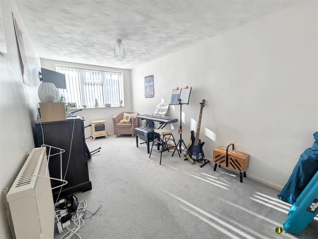Bedroom 4/Study