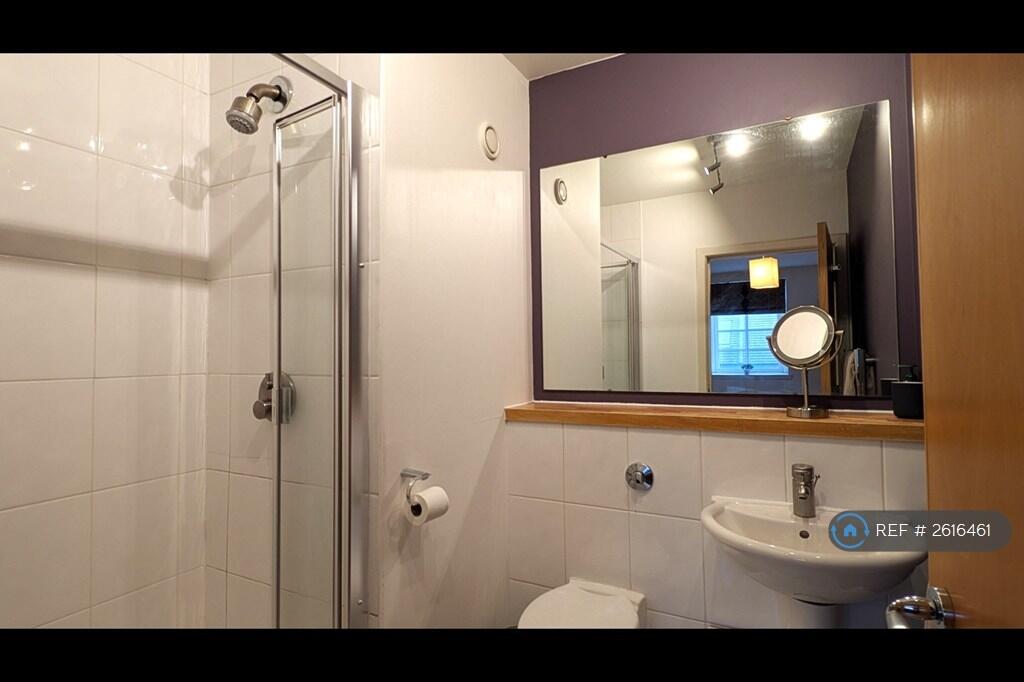 En-Suite Bathroom