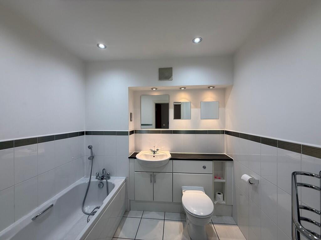 MAIN BATHROOM
