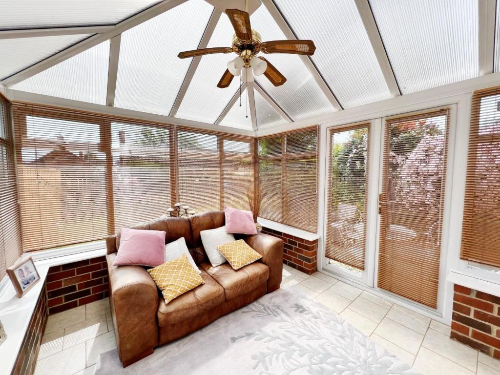 Conservatory 2.jpg