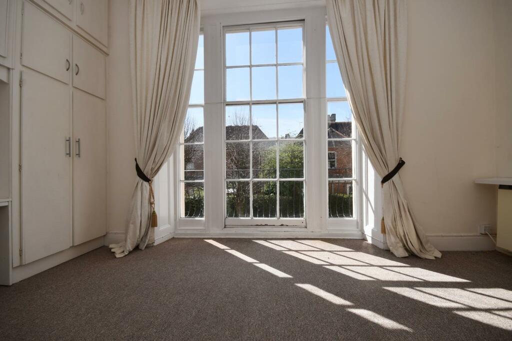 Bedroom...JPG